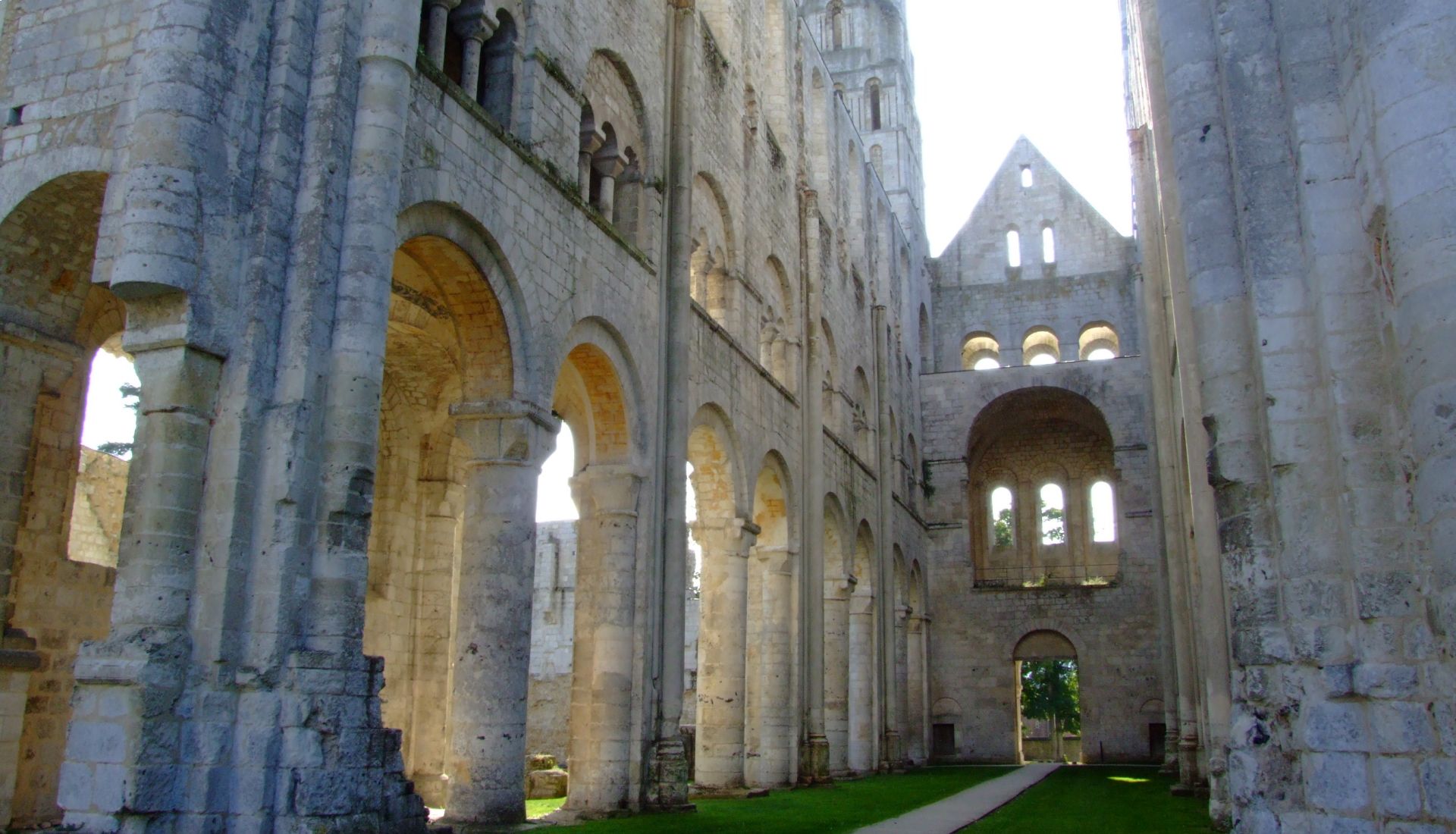 L'épopée romane et gothique des Normands autour de Jumièges et Caen