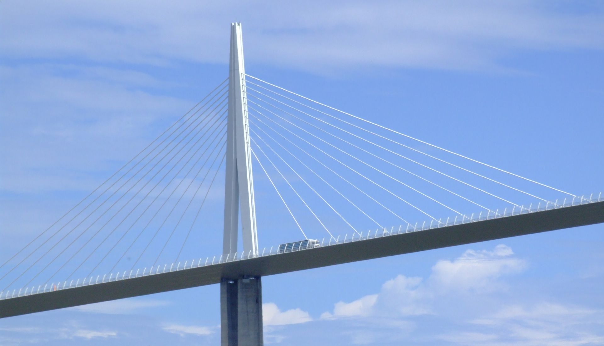 D'une rive à l'autre : histoire des ponts